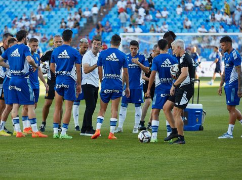 Carcedo arenga a los jugadores del Real Zaragoza